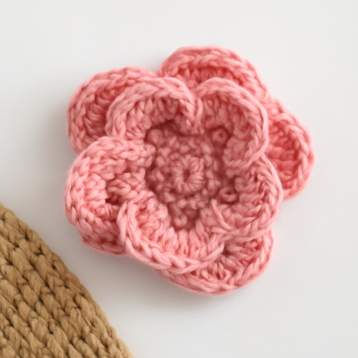 Lifelike Crochet Flowers: Craft Your Own Beautiful Blooms
